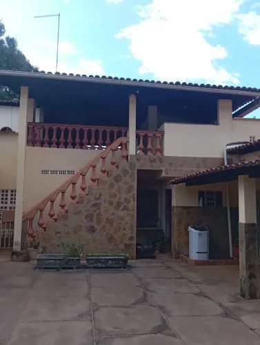 Hospedaria em Altos - Quartos c/ Ar, Wi-Fi e Amplo Estacionamento Fechado