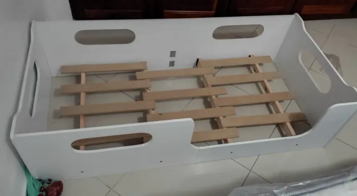 Cama infantil montessoriana com colchão 