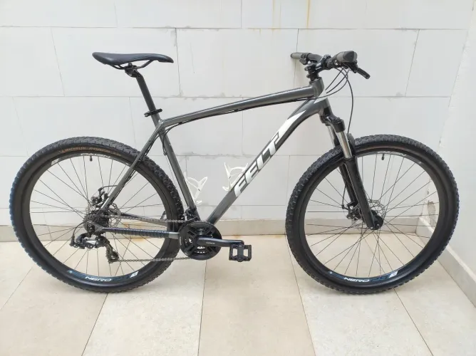 Bicicleta Felt Dispatch 9/90, tamanho XL (22"), aro 29"