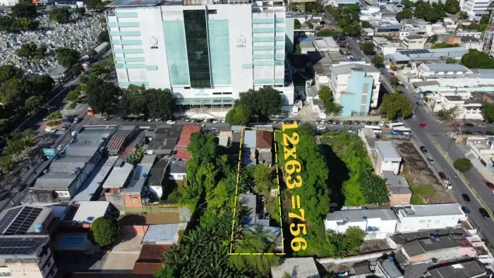 Terreno no Boulevard, ao lado do hospital Getúlio Vargas 756m²