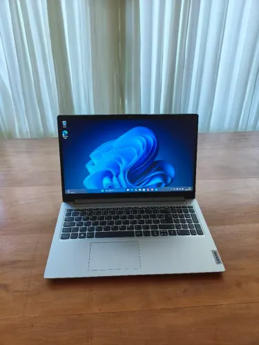 Notebook Ryzen Lenovo Ideapad Ryzen 5 7520U 8Gb Memória Ram Ddr5 512Gb Ssd Nvme