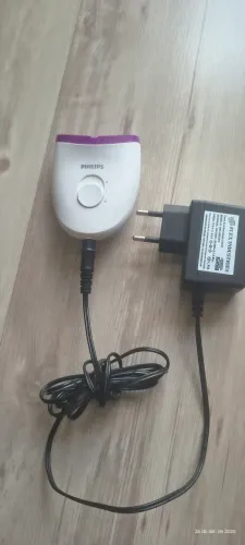 Depilador Philips Satinelle Essencial- somente o corpo do aparelho e cabo de carregamento 