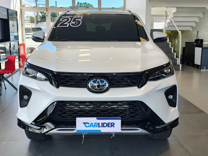 Toyota Hilux SW4 4X4 2.8 Diesel 2025