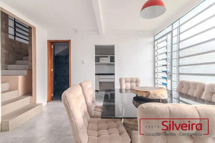SILVEIRA ALUGA APTO MOBILIADO NO BAIRRO VILA JARDIM.