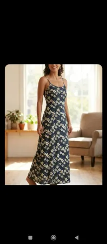 Vende-se vestido longo tamanho GG por $15reais pagamento á vista no dinheiro ou pix 