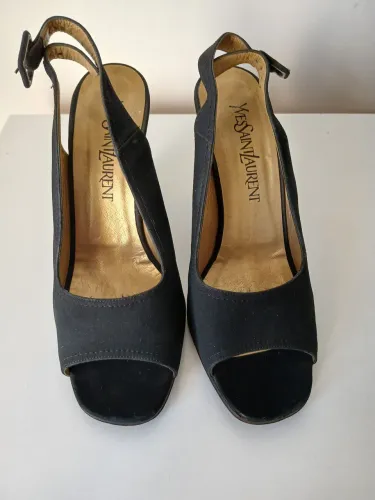 Sapato Yves Saint Laurent também 35