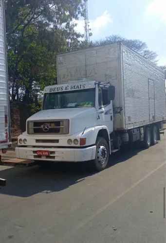 M.Benz L 1620 Baú 2001/2001