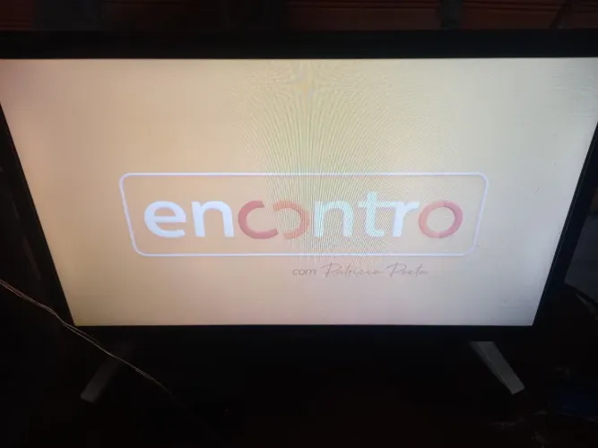 Vende TV 24 polegadas N smart sem controle funcionando