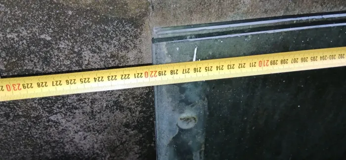 Vendo porta de vidro duas peças um metro de largura por 2,20 de altura valor r$ 600