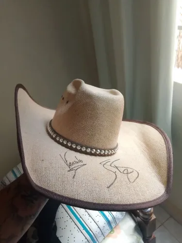 chapéu Mundial autografado 