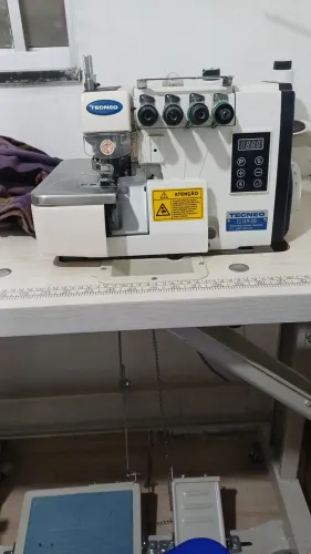 Maquina de Costura Overlock direct drive