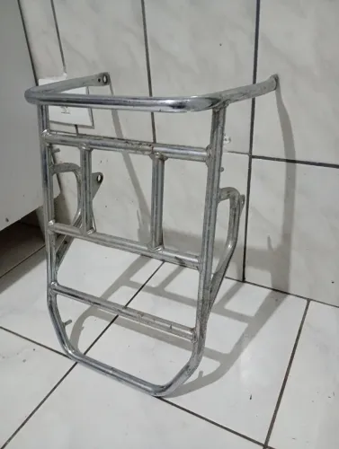 Bagageiro para Titan job 150 pouco uso ,,,,,