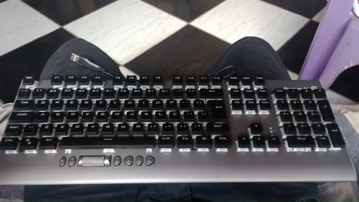 Teclado Mecânico cruiser Fortrek COM DEFEITO NOS SWITCHS W-D-A-S-E