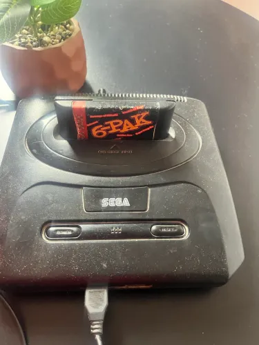 Mega Drive (Sega Genesis) + Cartucho 6-PAK + Controle