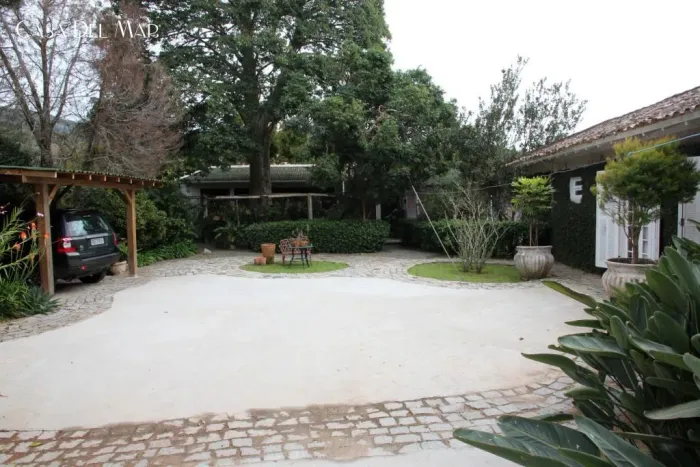 Casa à Venda, Beira da Lagoa da Conceição - Florianópolis / SC