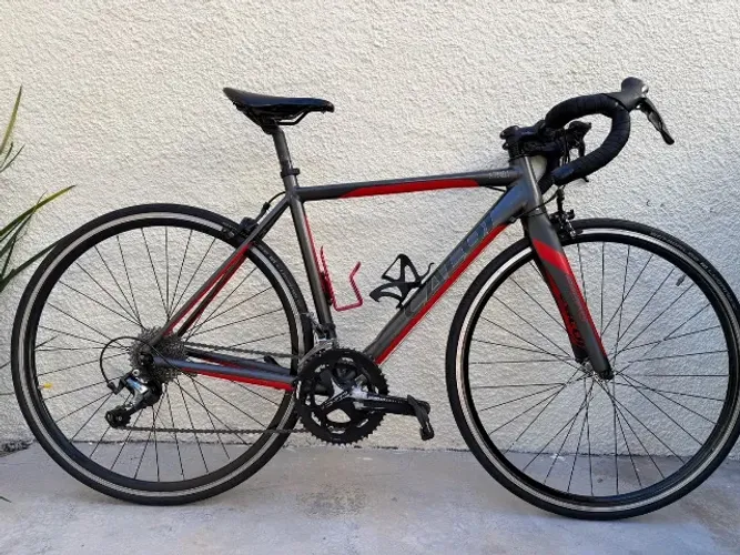 Bike Caloi Speed 2020 - garfo carbono e grupo Tiagra