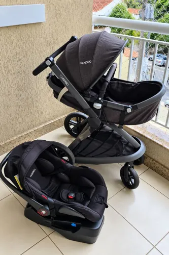 Carrinho Quantum com Bebê Conforto Kiddo - R$ 1.950,00