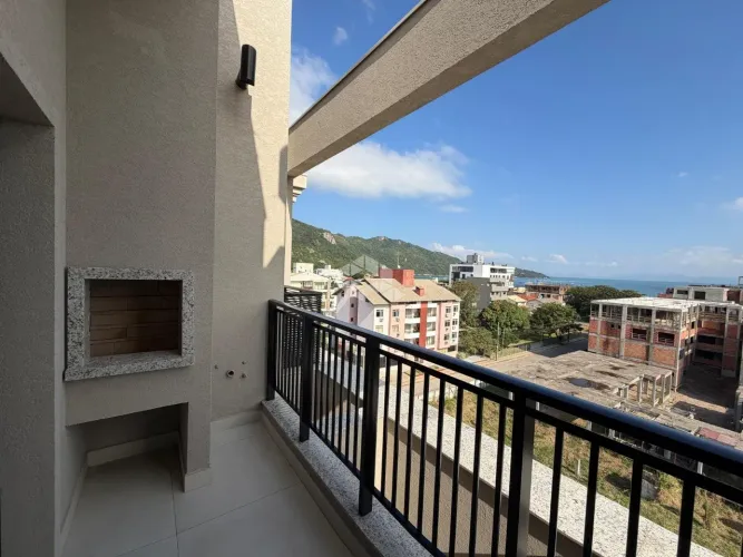 Cobertura duplex com duas suites no canto Grande em Bombinhas SC