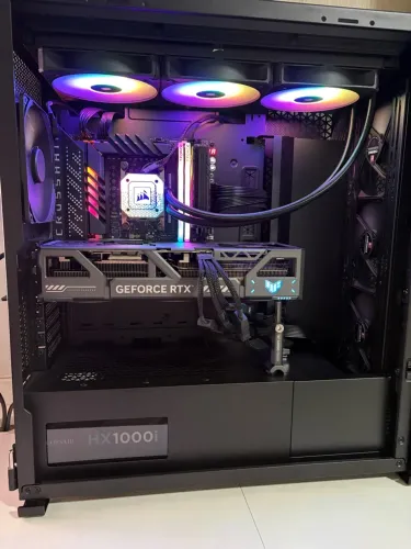 PC Gamer 9800x3d RTX 5090 32GB Ram 3tb ssd monitor asus rog Swift