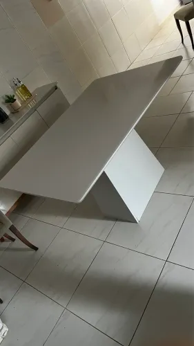 Mesa laqueada branca