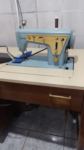 Máquina de costura