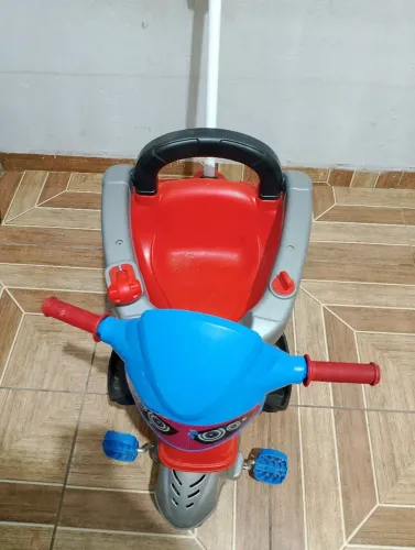 Triciclo infantil
