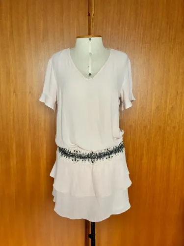 Vestido curto rosa tamanho G com babados