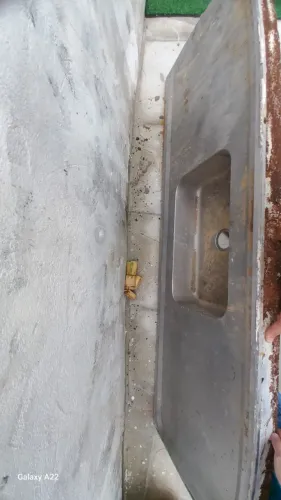 Pia cozinha aluminio com concreto. Usada. 100,00