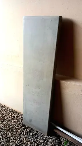 Tampo de banco ou pisante externo em concreto, acabamento perfeito e reforçado!