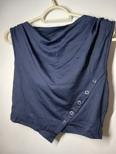 Blusa curta SHEIN Detalhe botões Azul escuro