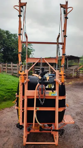 Pulverizador condor 600 litros trator