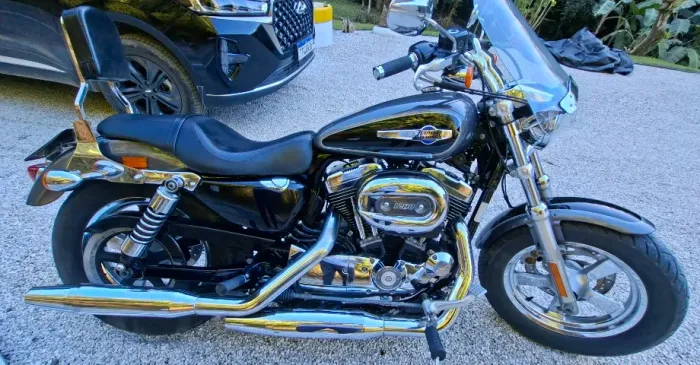 Vendo Sportster XL 1200 em bom estado!
