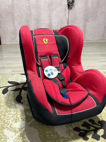 Cadeira infantil scuderia ferrari pouco uso
