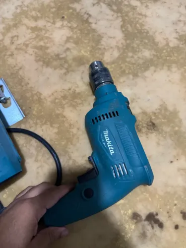 Furadeira e Makita