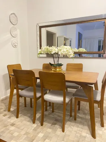 Mesa de Jantar/Almoço 6 Lugares - 1 Ano de Uso 