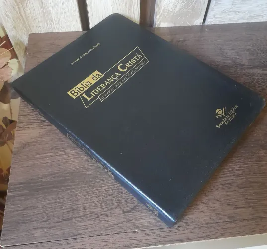 Bíblia da liderança cristã (Raridade)Muito bem conservada.