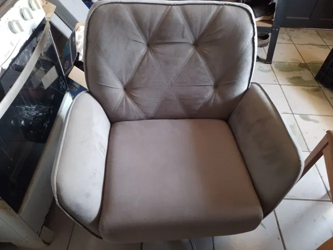 VENDO POLTRONA DECORATIVA GIRATÓRIA