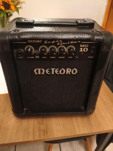 AMPLIFICADOR METEORO MG10