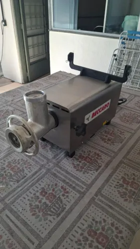 Moedor de Carne Industrial Boca 10 - Beccaro (Seminovo)