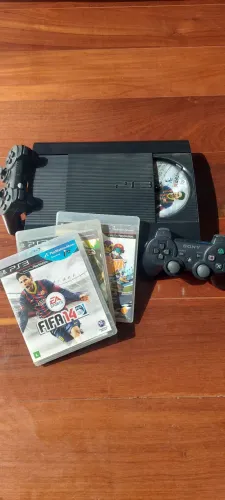 Ps3 Super Slim + Fifa 14 + 2 jogos