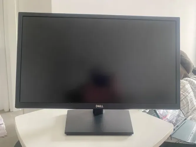 Monitor Dell 22" E2222HSF Full HD ? com ajuste de altura e som integrado
