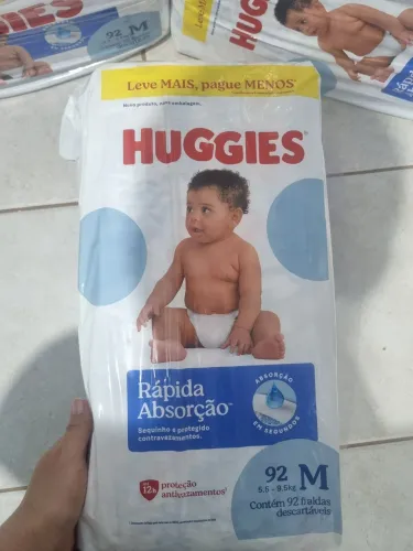Desapego Fralda Huggies M 92 unidades