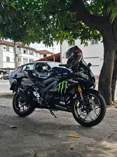 Yamaha R3 nova !! Nada pra fazer !! Nunca caiu !! Nunca bateu !! Quem ver compra !!