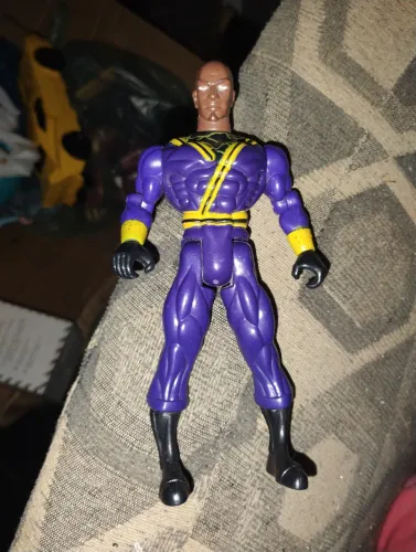 Vendo um boneco dos Power Rangers de 2003 da marca sunco