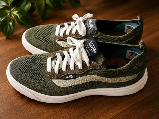 Tênis VANS UltraRange VR3 - cor Verde Militar, n.40