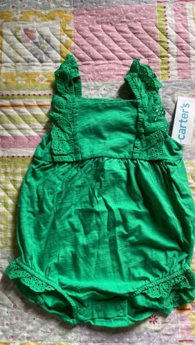 Body CARTERS menina 18 meses verde com detalhe