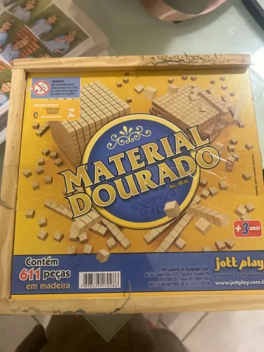Material dourado