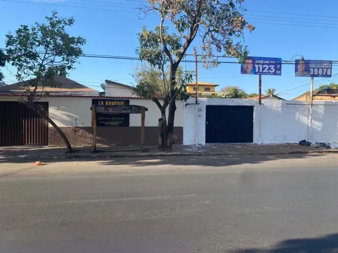 3 Lotes com Casas simples 420,00m² cada em frente a praça do Criméia Oeste, 3 Casas St Cri