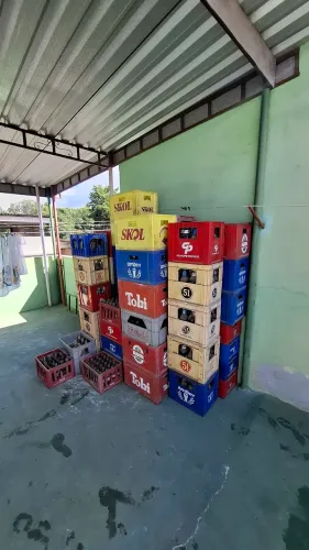 47 caixas de cerveja, Coca-Cola, cracudinha, cerveja 600 ml e 51