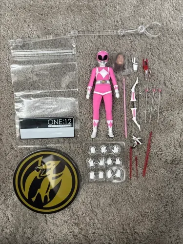 Mezco one:12 Power Rangers Mighty Morphin Pink Ranger